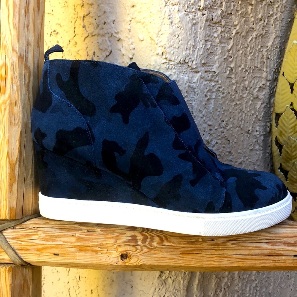 *Linea Paolo* Navy Camo Print Suede Wedge Sneaker Size 5.5